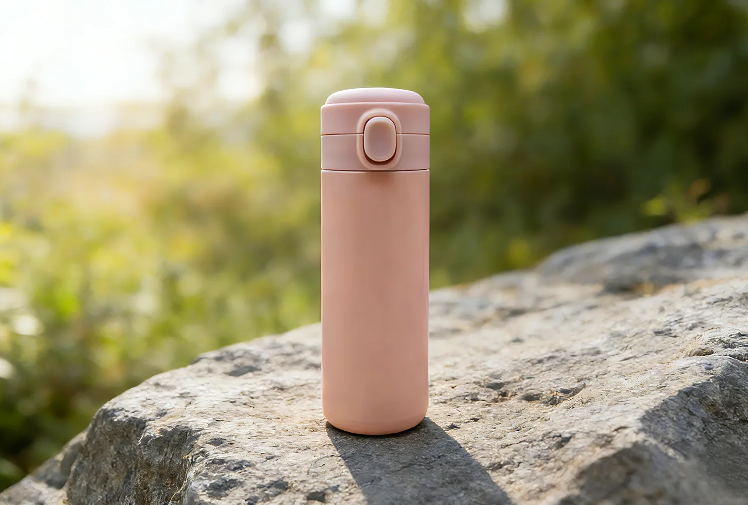 Die Eigenschaften des Reisebechers.